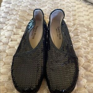 Taryn Rose Black Sequence Shoes size 7 made in Italy.